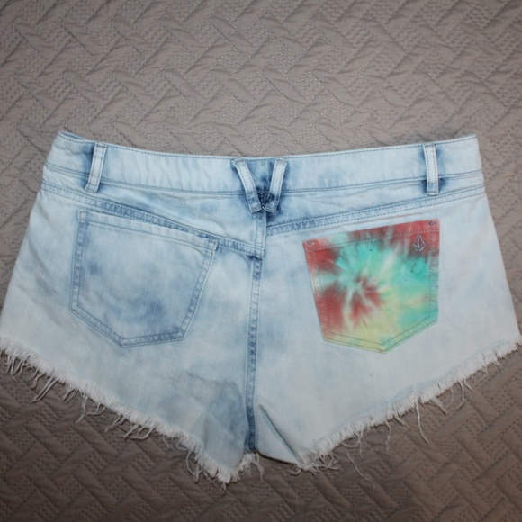 Volcom Daisy Dukes w/ Tie Dye Pocket - Picture 10 of 10